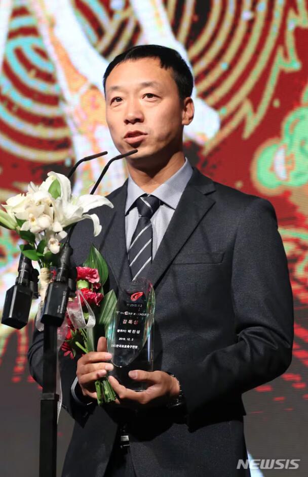 전 축구 국가대표 박진섭 감독 프로필 – 통계·등번호·연봉·등번호·결혼·연봉까지