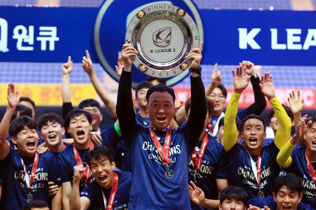 전 축구 국가대표 박진섭 감독 프로필 – 통계·등번호·연봉·등번호·결혼·연봉까지